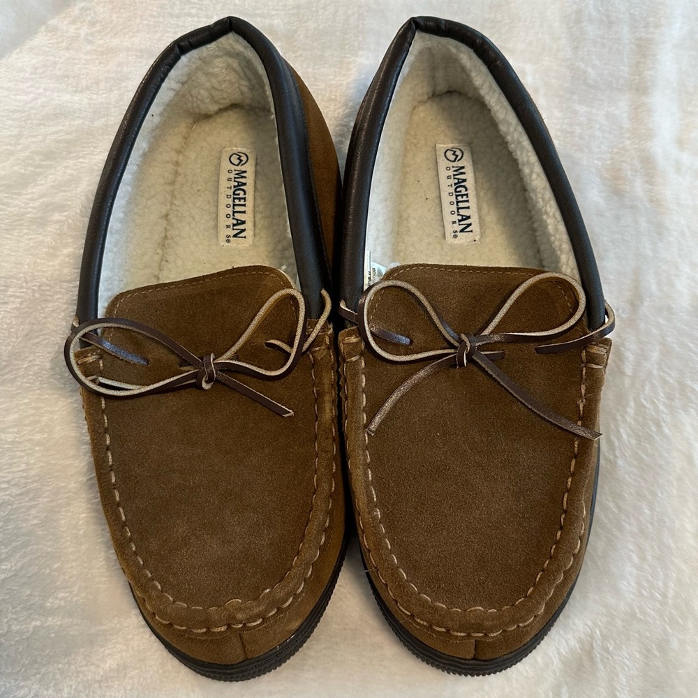 Magellan Outdoors Men's Size 11 Brown Suede Moccasin Style Slippers